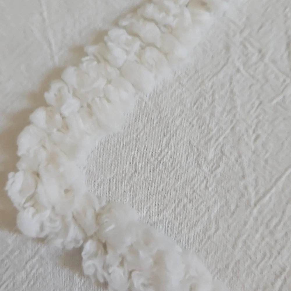 PB Teen NWOT Ivory White Chenille Tassel Comers Cotton Queen Duvet Cover